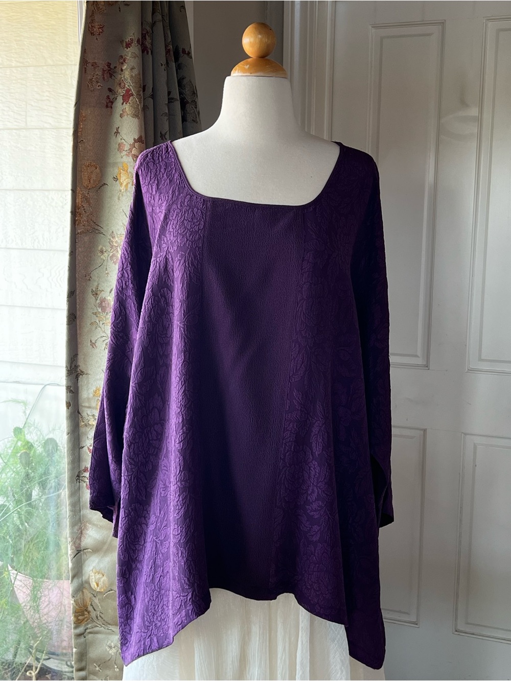Citron Santa Monica Top 1X Purple Embossed Floral Boho Artsy Lagelook Luxury